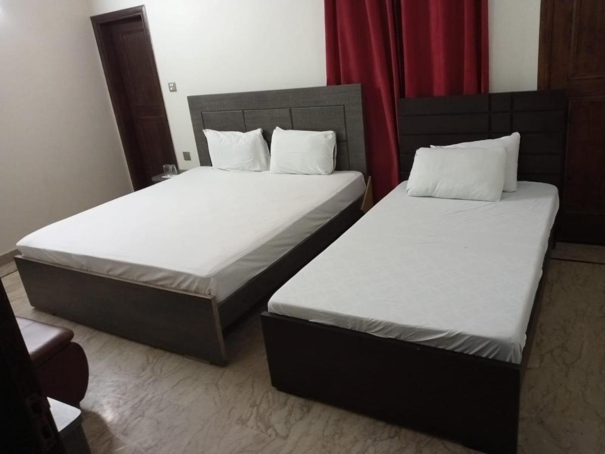 Luxury Living Rooms Near Agha Khan, Millennium, Nueplex Карачи Екстериор снимка